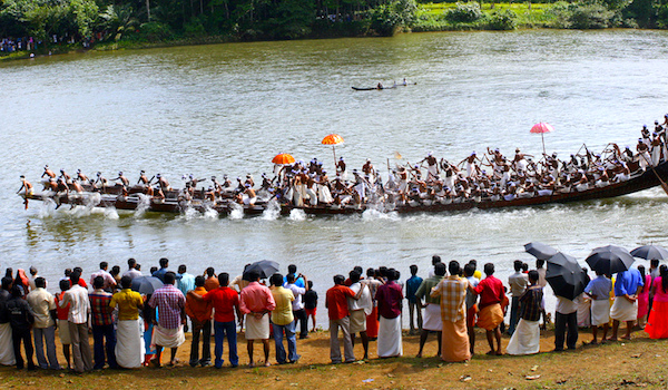 7_snake_boat_race_-_credit_flickr_user_jerry_john