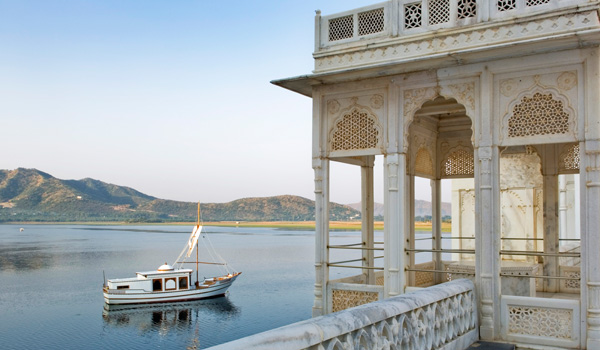 tajlakepalace