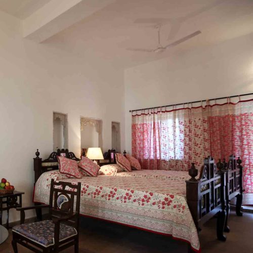 bedroom in bhainsrorgarh-fort