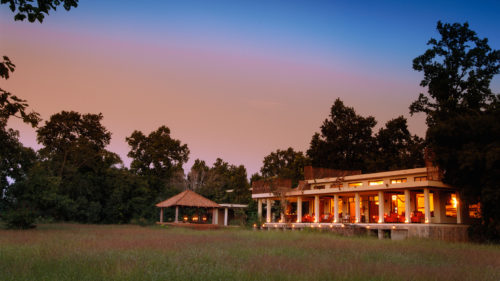 taj-mahua-kothi-outside